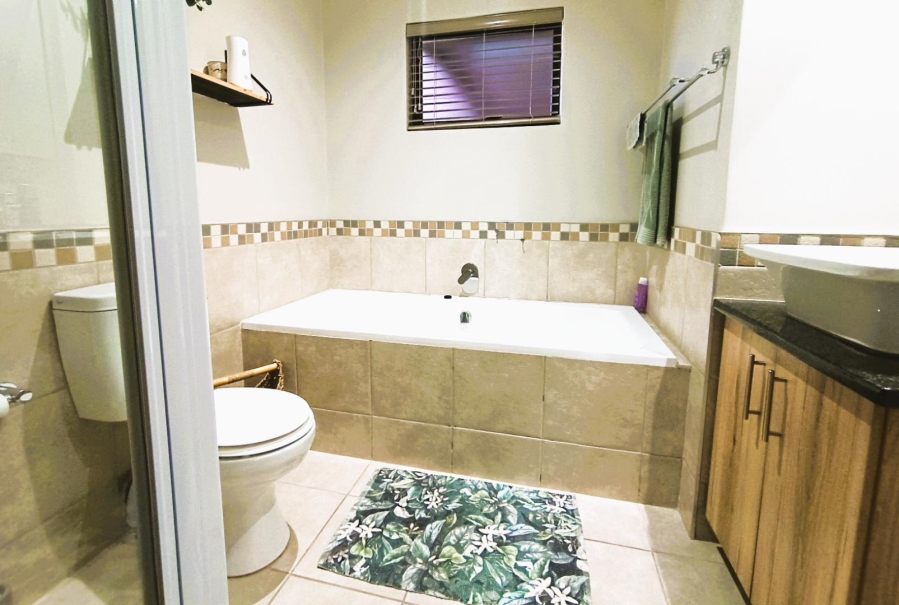 3 Bedroom Property for Sale in Langenhovenpark Free State